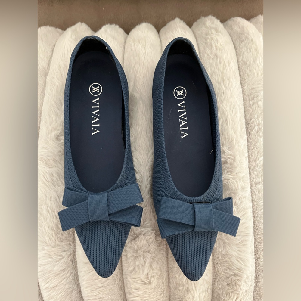 Vivaia Esther Pointed-Toe Bow Flats in‎ Marine Blue Size 35 Washable